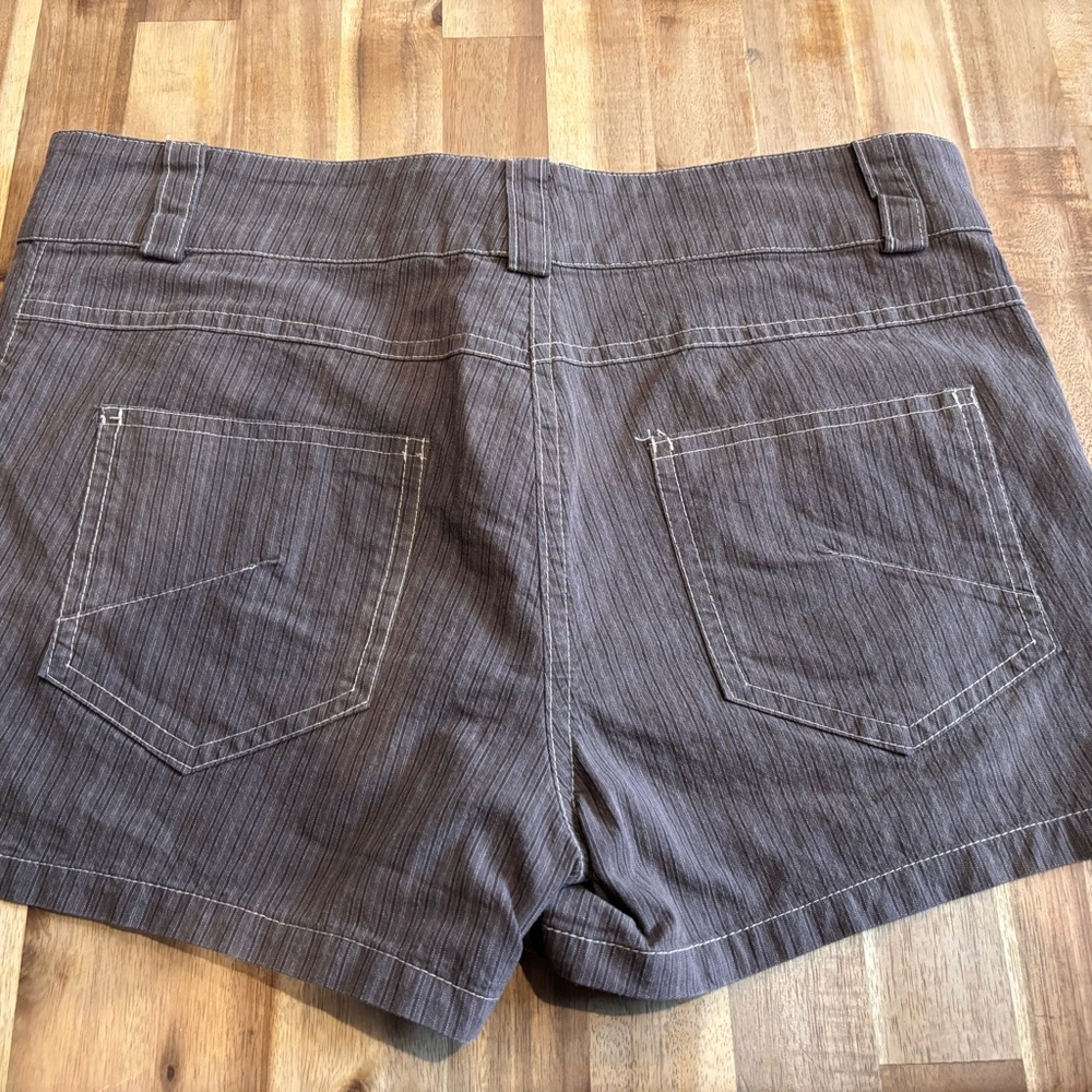 Bailey 44 Gray Women's Shorts - Picture 8 of 9
